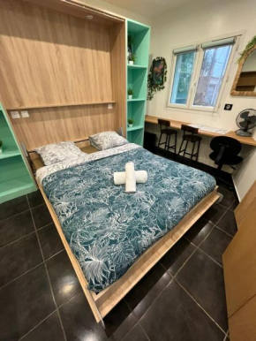 Studio with jungle decoration 15 min from Paris